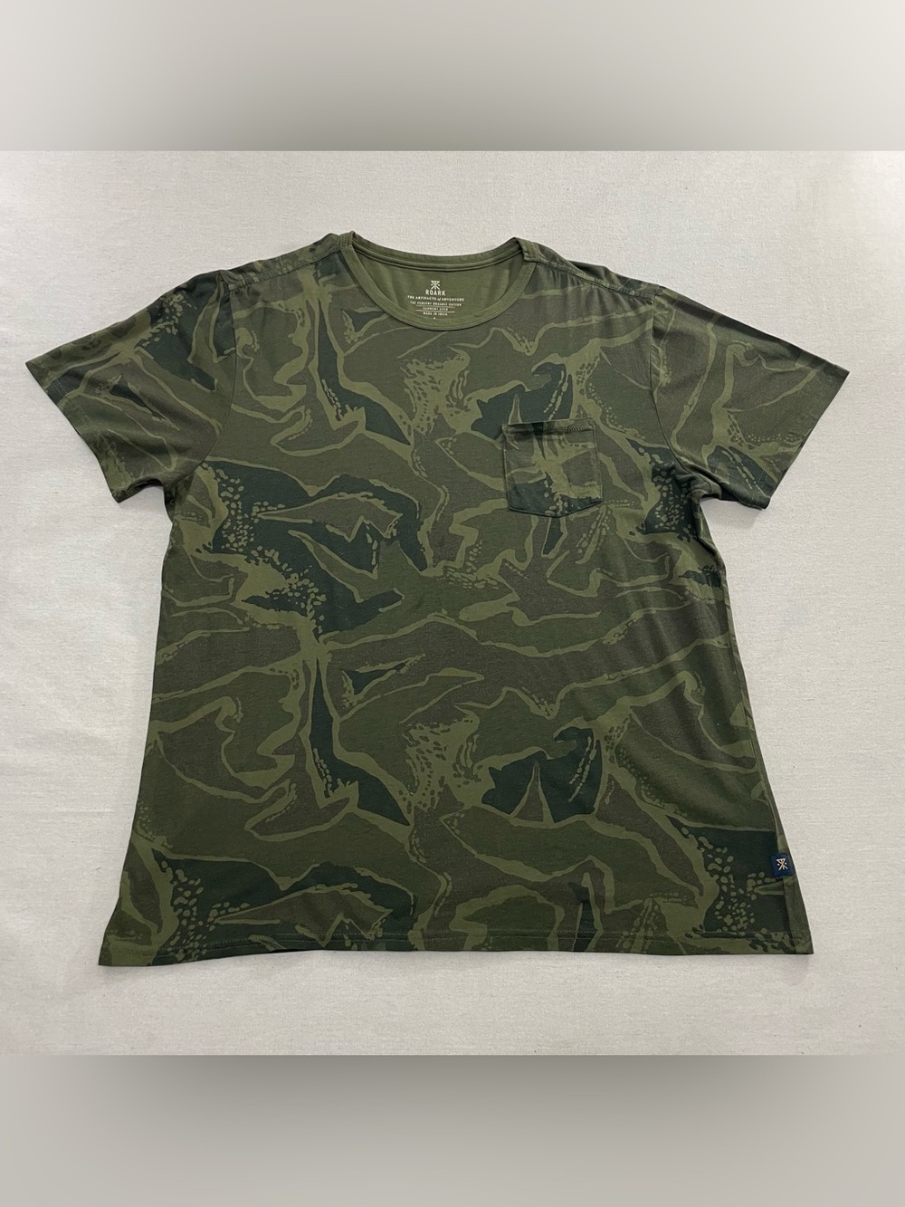 Roark Well Worn Camo Pocket Tee Shirt Large Short Sleeve Crew Neck Organic